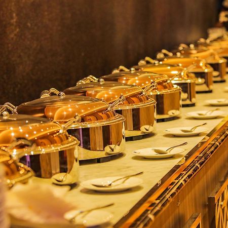 Aurora Banquet And Hotel Chilaw Buitenkant foto