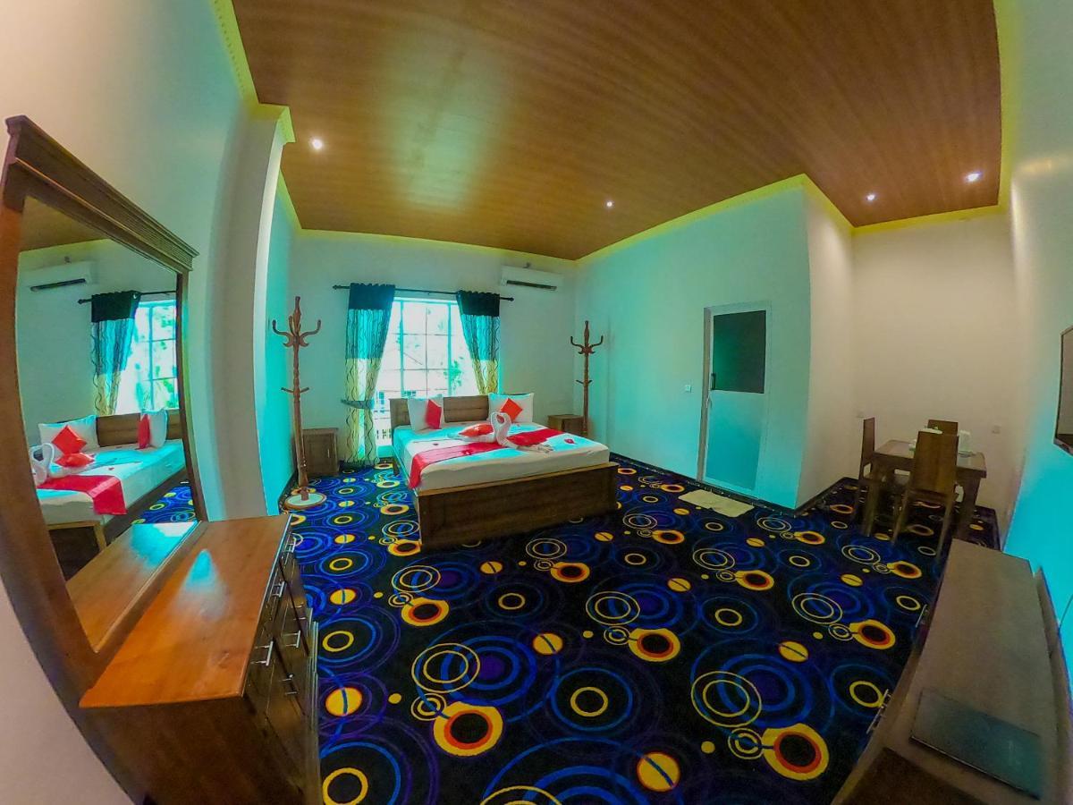 Aurora Banquet And Hotel Chilaw Buitenkant foto