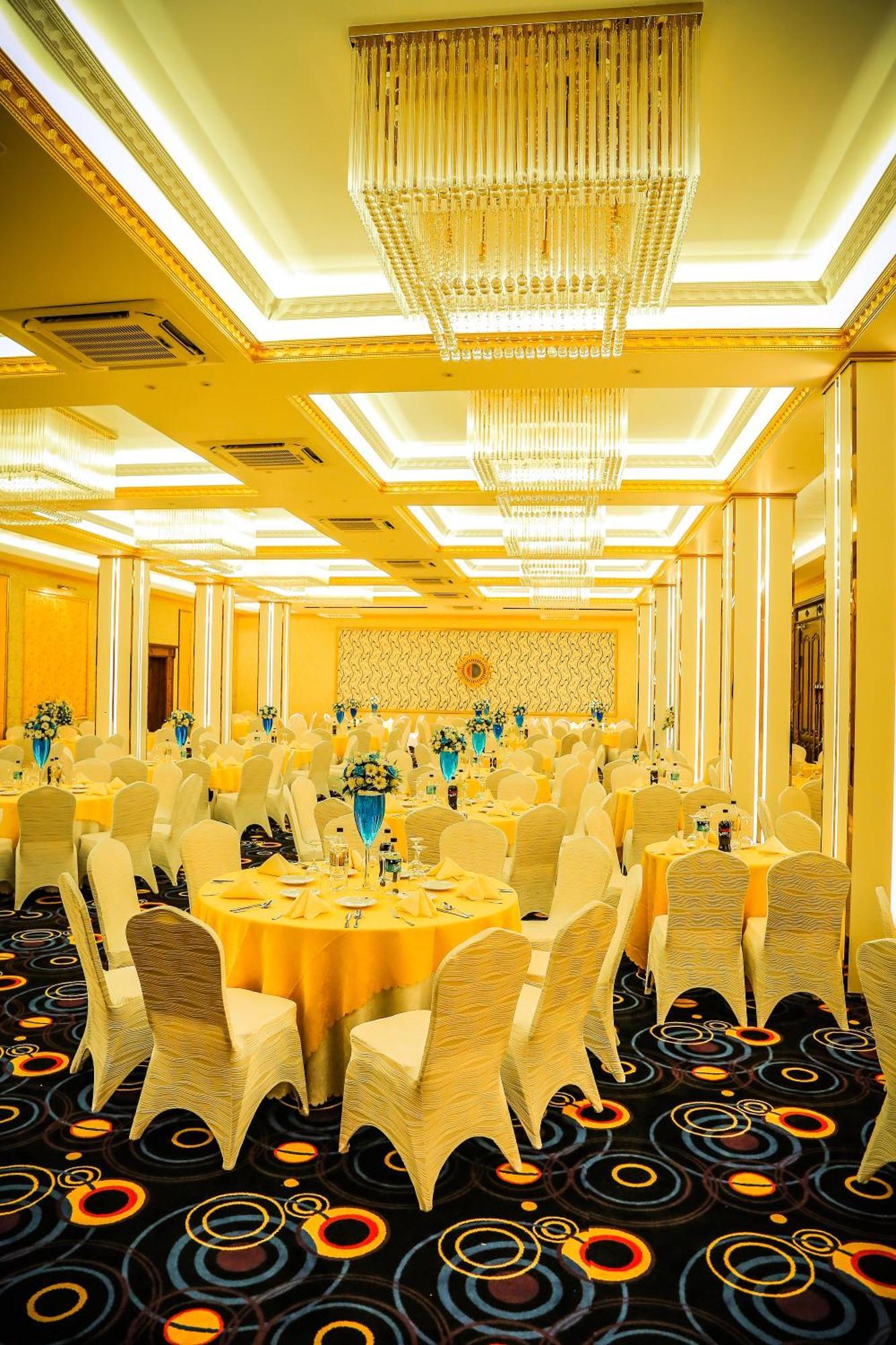 Aurora Banquet And Hotel Chilaw Buitenkant foto