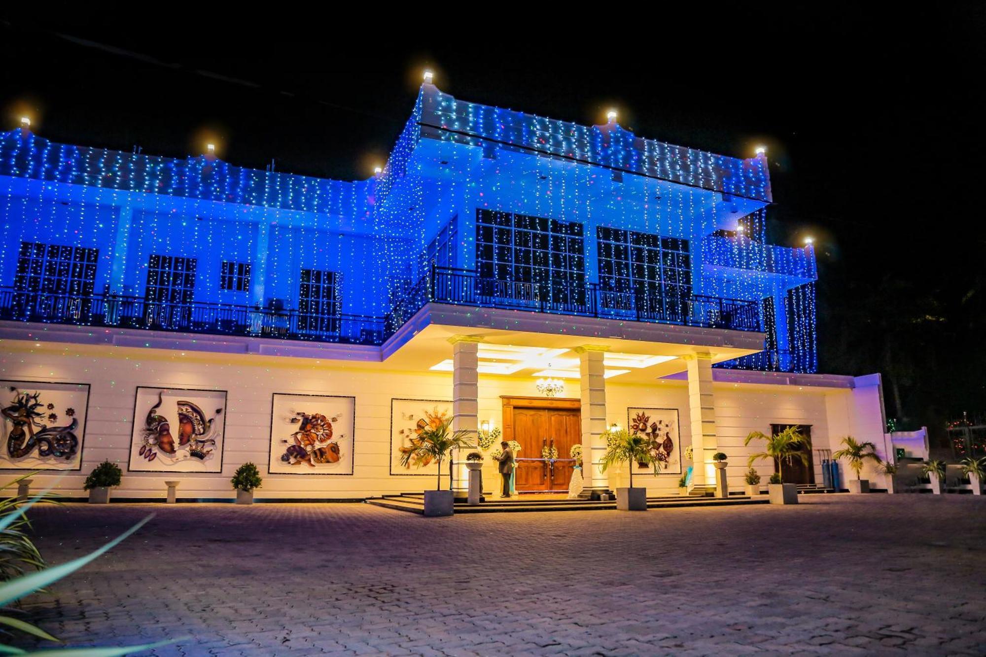 Aurora Banquet And Hotel Chilaw Buitenkant foto